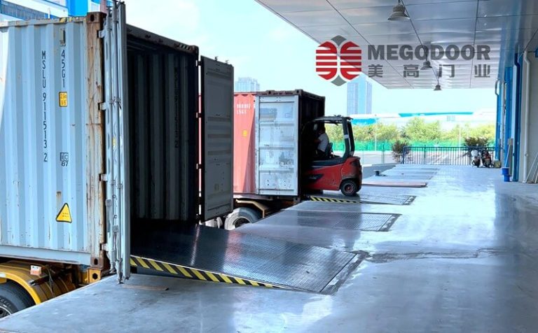 南京設(shè)備運(yùn)輸物流裝卸貨平臺(tái):美高液壓式解決方案縮略圖 南京設(shè)備運(yùn)輸物流裝卸貨平臺(tái):美高液壓式解決方案縮略圖